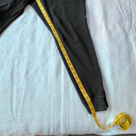 Lululemon Heathered Black At Ease Textured
Knit Jogger Pants Men’s Size L, EUC - Picture 5 of 7